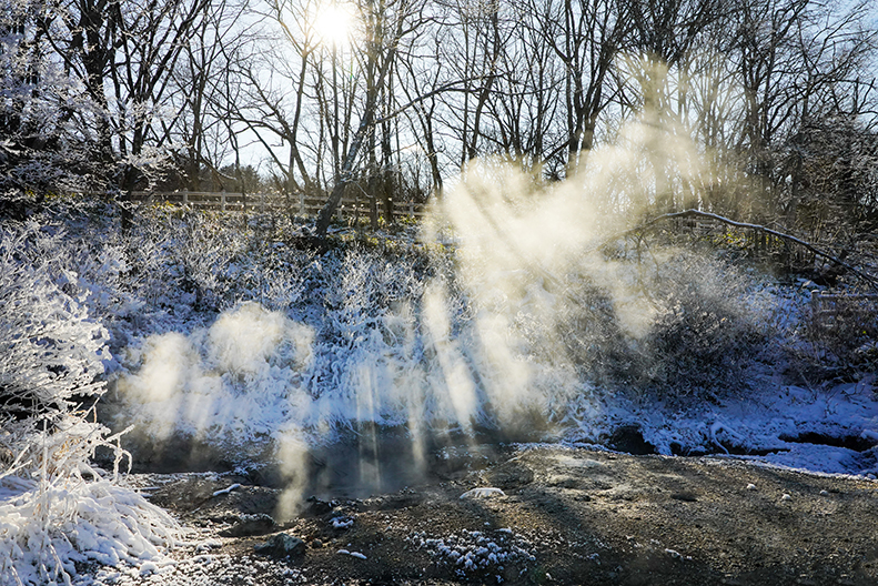 The Contrast between Snowscapes and Geothermal Heat: