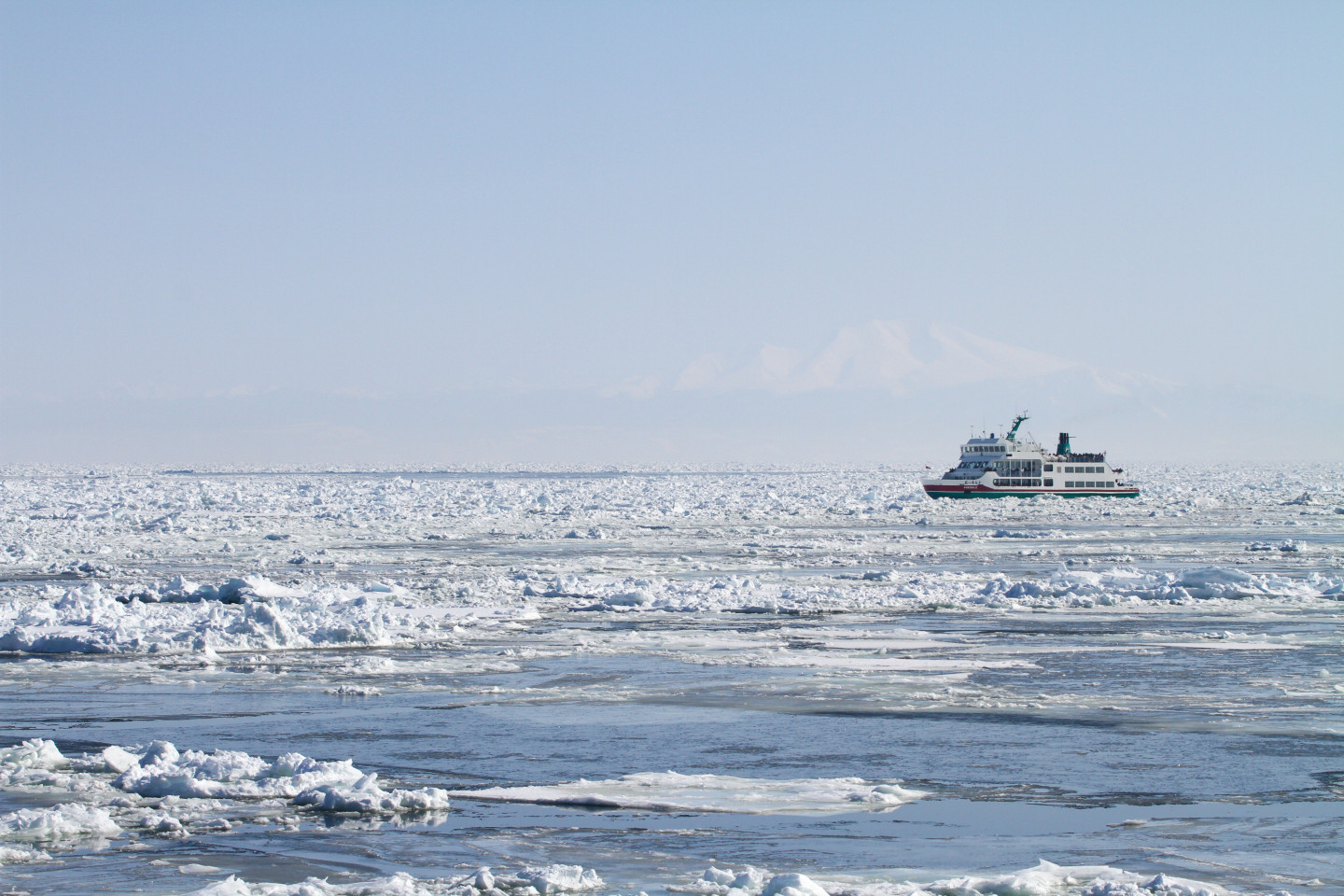 How do you enjoy ice? By taking an ice floe walk from an ice sightseeing boat!