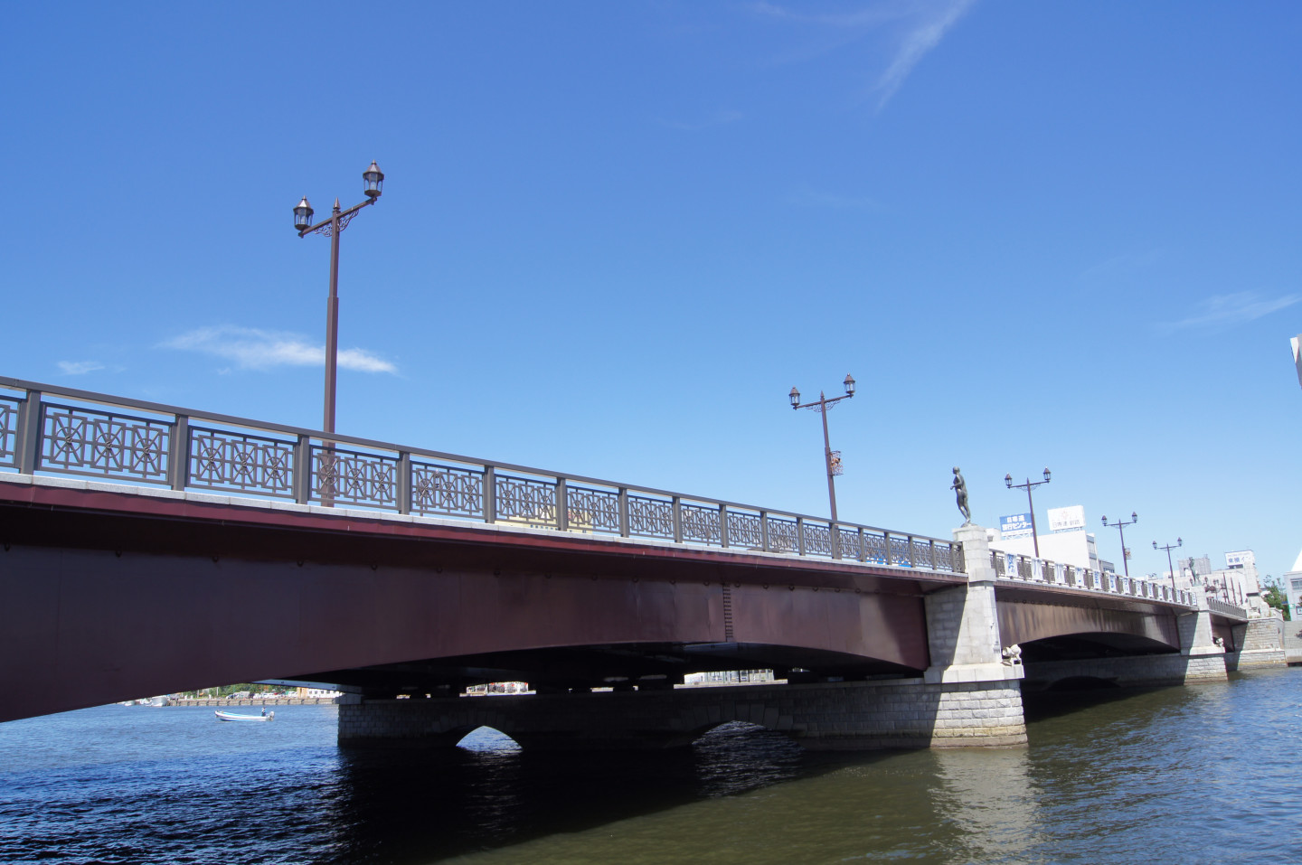 Nusamai Bridge and the Kushiro River banks were the main locations where the movie Banka was filmed
