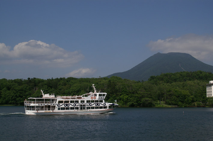 Lake Akan Marimo Cruise