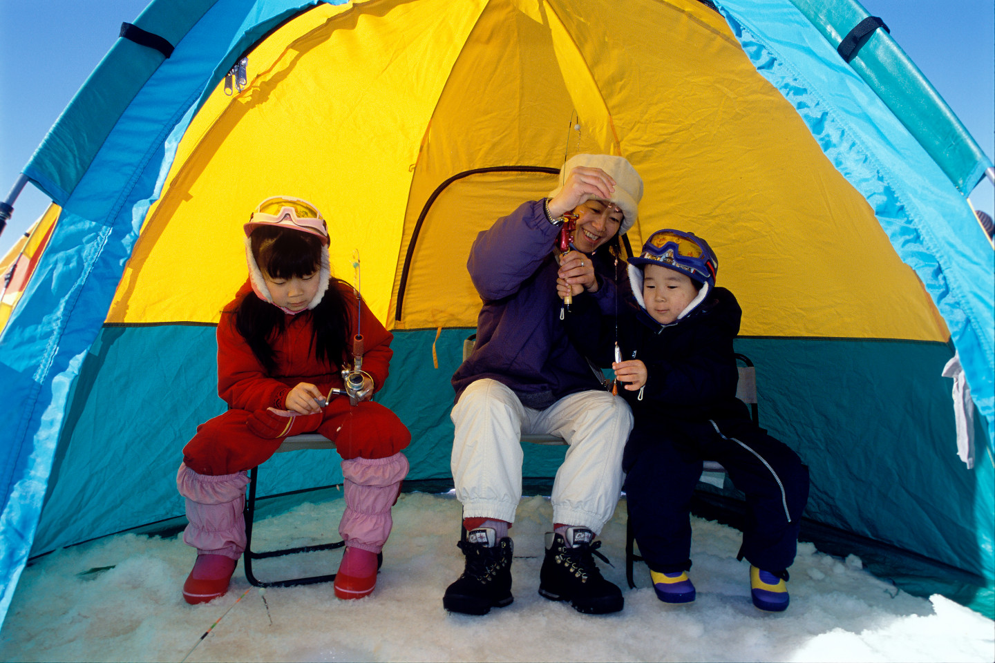 Winter leisure and sports in Lake Akan turn the snow and ice covered lands into playgrounds!